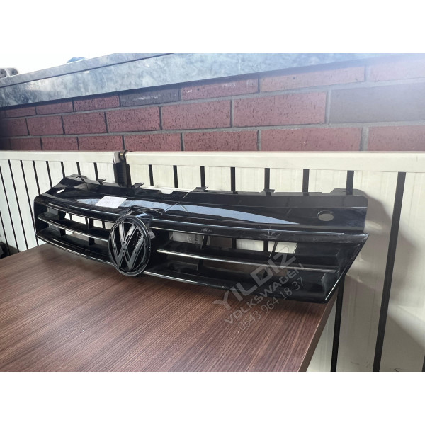 Volkswagen Polo 6R0853651T Çıkma Ön Panjur 2010-2014